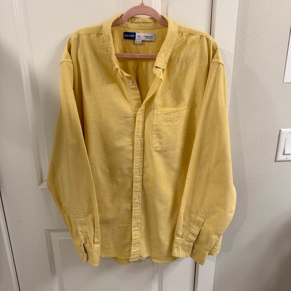 Men’s Old Navy yellow shirt - sz XXL
